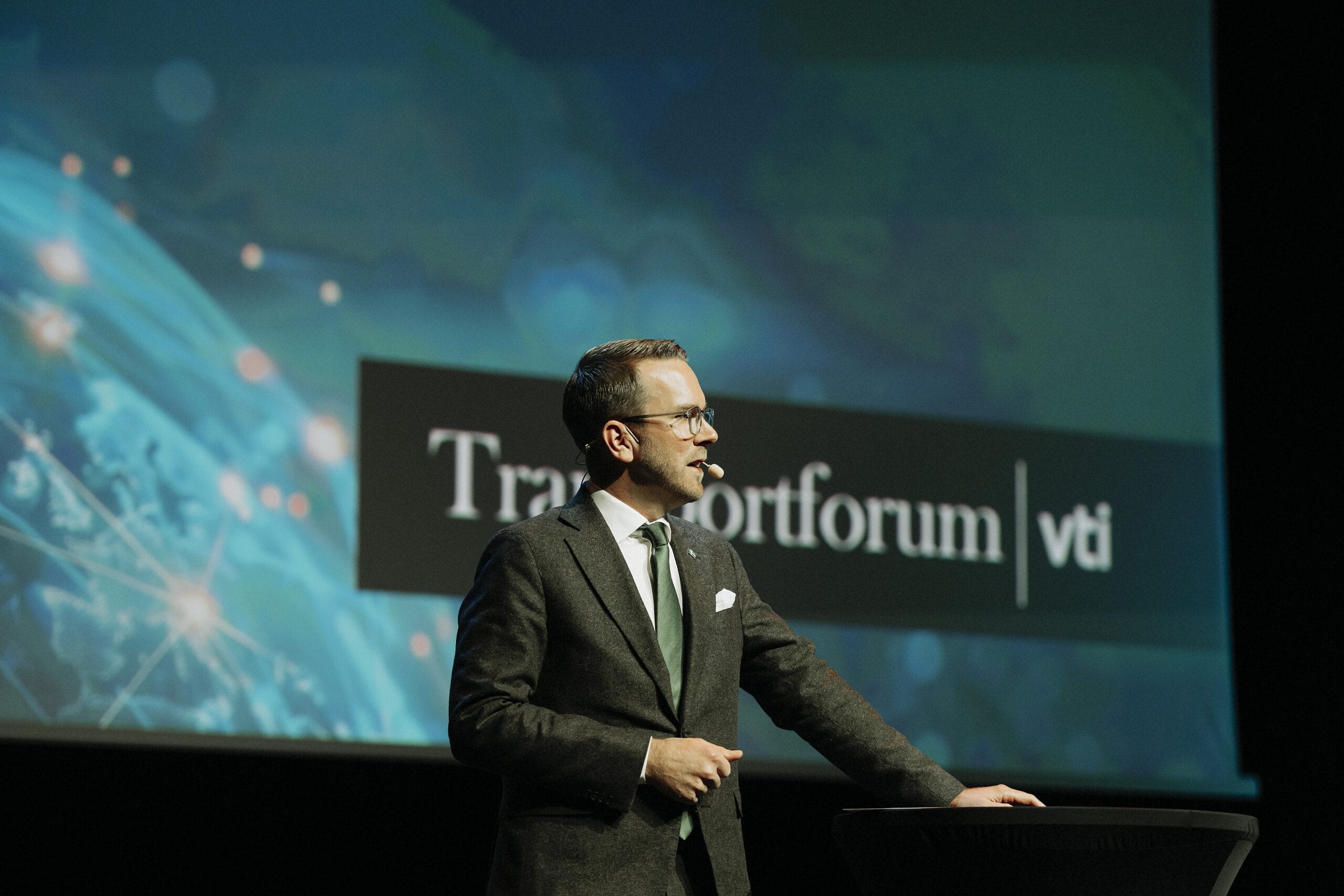 Infrastruktur- och bostadsminister Andreas Carlson inleder Transportforum 2026. Foto: Fotograf Satu