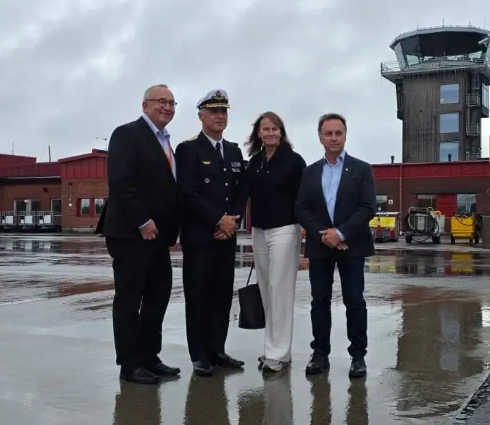 Skellefteå Airports VD Robert Lindberg, Flygvapenchef Jonas Wikman, Skellefteå kommuns kommundirektör Kristina Sundin Jonsson, Skellefteå kommuns kommunalråd Lorents Burman
