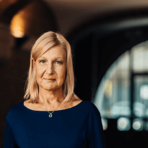 Madeleine Raukas 700x350pxl SOS Alarm